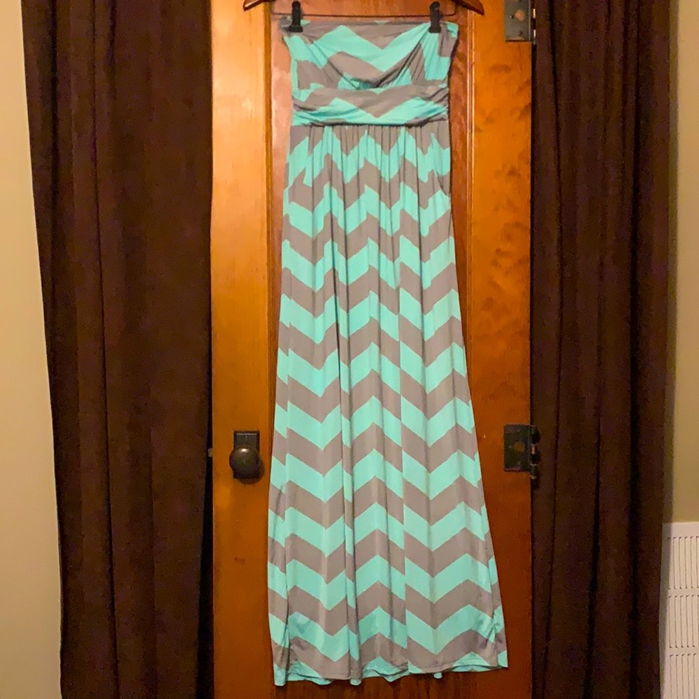 Like new chevron maxi dress.
